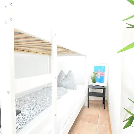 Huge In Awesome Location With Parking *