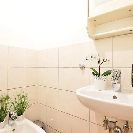 Huge In Awesome Location With Parking * Innsbruck
