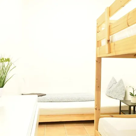 Huge In Awesome Location With Parking Apartamento Innsbruck