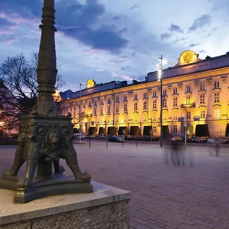 Huge In Awesome Location With Parking Апартаменты