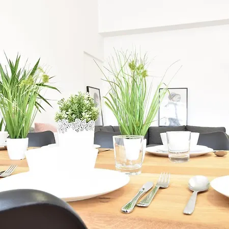 Apartman Huge In Awesome Location With Parking