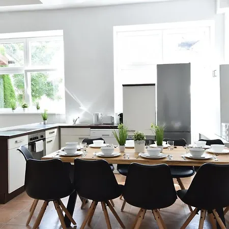 Huge In Awesome Location With Parking * 因斯布鲁克