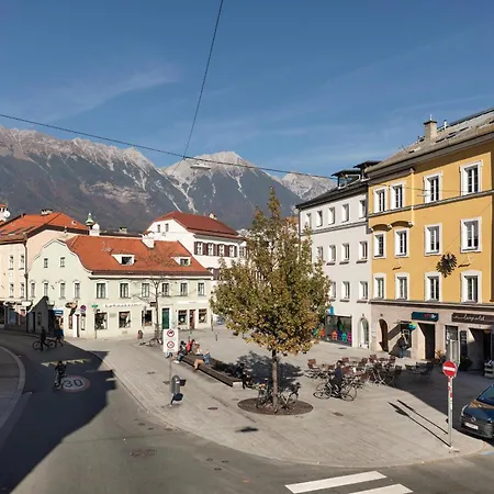 Huge In Awesome Location With Parking Апартаменты *