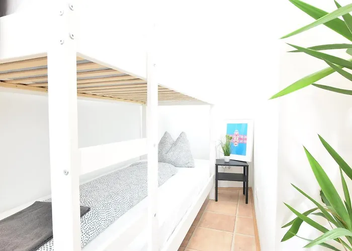 Huge In Awesome Location With Parking *