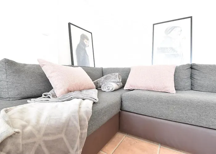 Huge In Awesome Location With Parking 因斯布鲁克