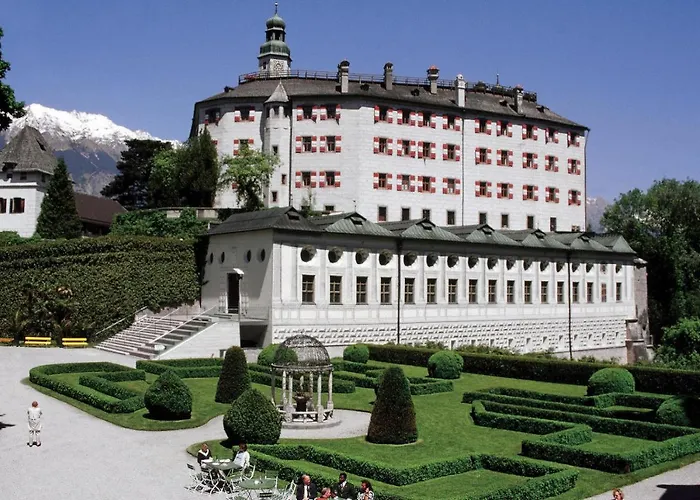 Huge In Awesome Location With Parking 因斯布鲁克