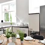 Huge In Awesome Location With Parking * Innsbruck