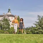 Huge In Awesome Location With Parking Apartmán *