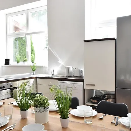 Huge In Awesome Location With Parking * 因斯布鲁克